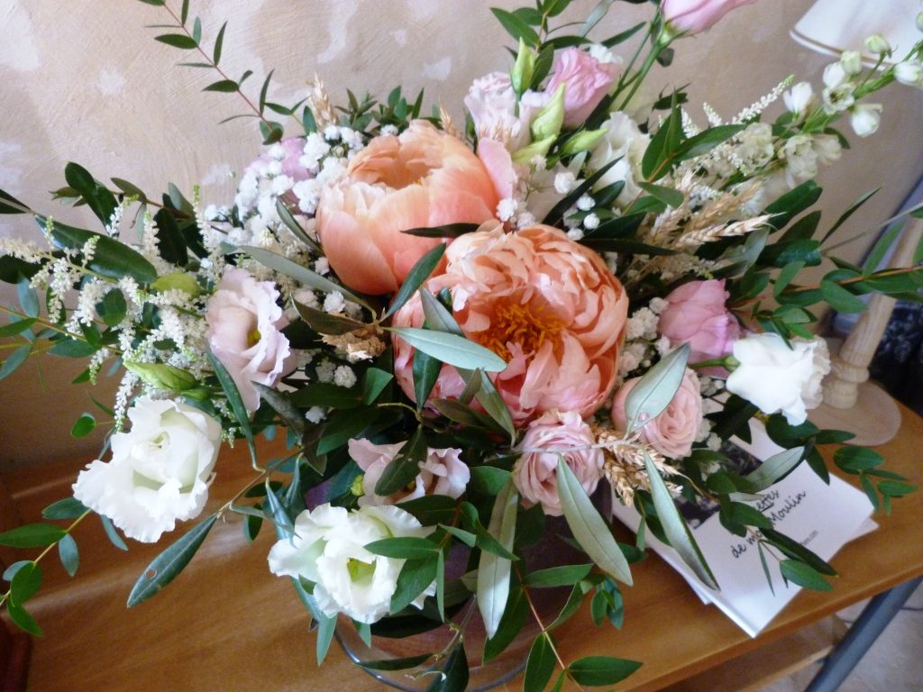 décoration florale : bouquet de fleur dans l'entrée