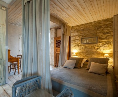 Chambre Mouge ; Vue D'ensemble